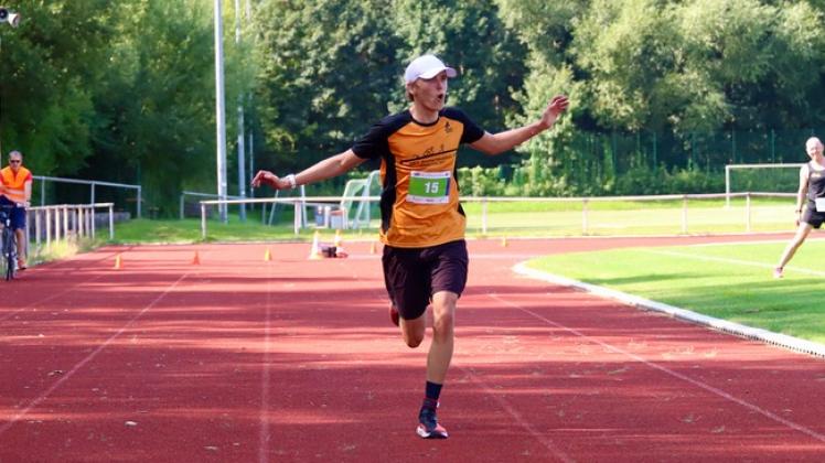 44. Travelauf Kreismeister im Halbmarathon 2022 Lukas Ulka 