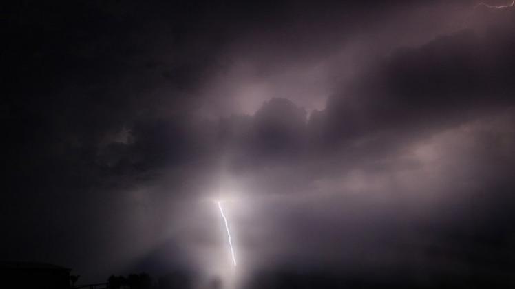 Fünf Menschen sterben bei Tornados in den USA | NOZ
