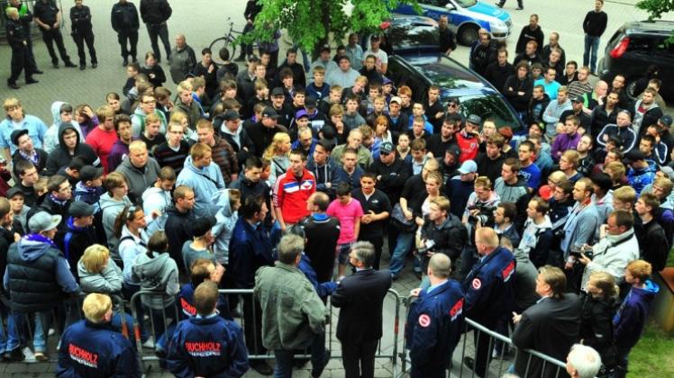 Fans Des VfL Osnabrück Protestieren Gegen Vereinsspitze | NOZ