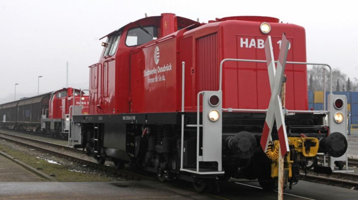 Zwei neue Loks für die Hafenbahn | NOZ