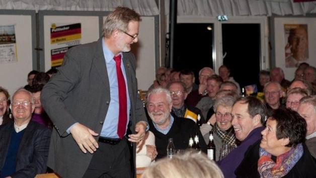 Rainer Lammers war als Bürgermeister immer gesprächsbereit, wie hier 2013 beim politischen Aschermittwoch der CDU in Recke. Rainer Lammers war als Bürgermeister immer gesprächsbereit, wie hier 2013 beim politischen Aschermittwoch der CDU in Recke.