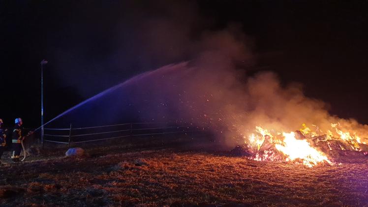 Das Feuer in Hilkenbrook war nur einer von mehreren Brandeinsätzen in der Nacht zu Donnerstag in der Samtgemeinde Nordhümmling.