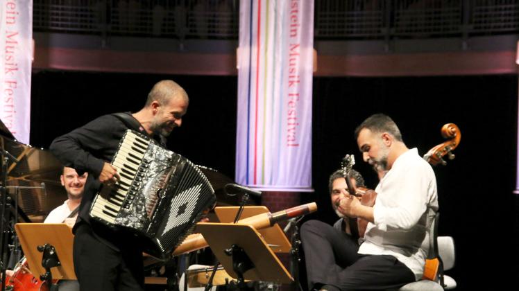 SHMF Omer Meir Wellber begeistert im Theater Itzehoe SHZ