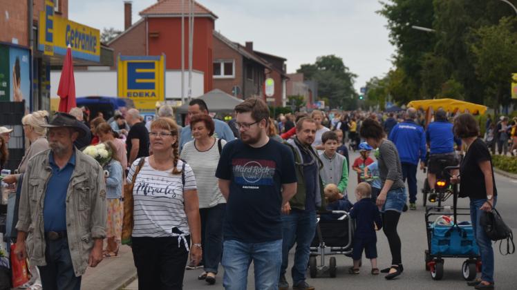 Bramsche, Sommerfest 2022 in der Gartenstadt, Flohmarkt; Bramsche, 27.08.2022; Foto: Holger Schulze
