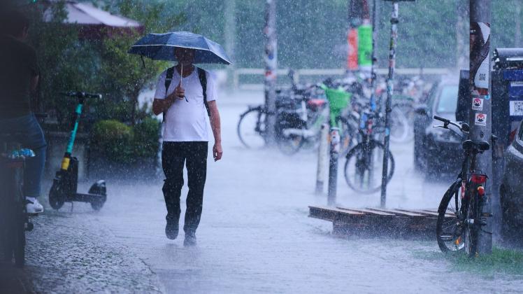 Gewitter mit heftigem Regen in Berlin