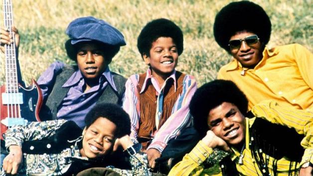 &quot;The Jackson Five&quot; anno 1973: Sänger Michael Jackson (Hinten Mitte) neben seinen Brüdern Jermaine (Hinten li.), Tito (Hinten re.), Jackie (Vorne re.) und Marlon (Vorne li.). Die Band feierte große Erfolge in den 70ern. 
&amp;
people