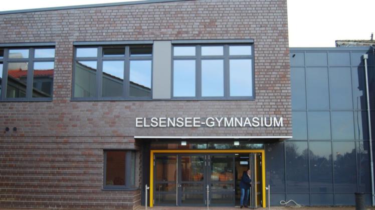 Haupteingang des Elsensee-Gymnasiums in Quickborn