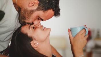 Young beautiful couple having good time at home, Model released, Property released MiguelValls_YoungCoupleApartment_20 C
