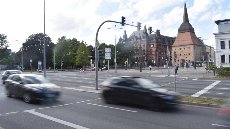 Die Steintor-Kreuzung in Rostock wurde komplett umgestaltet. Seit 2019 ist sie bereits fertig.