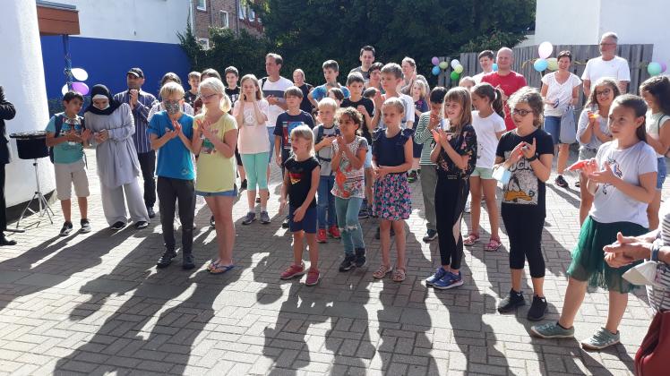 35 Kinder nahmen an der Abschlussparty des Ferien-Leseclubs teil.