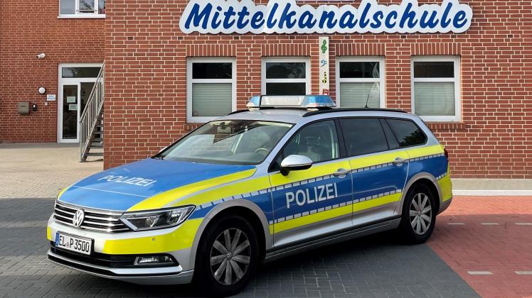 Die Polizei setzt aktuell auf vermehrte Kontrollen an Schulen und Schulwegen, wie hier an der Mittelkanalschule in Papenburg.
