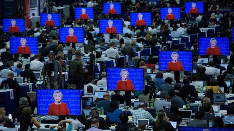 USA: Blick in den Pressesaal während der TV-Debatte in der Hofstra University in Hempstead/New York. Die demokratische Präsidentschaftskandidatin Hillary Clinton trat gegen den republikanischen Präsidentschaftskandidaten Donald Trump an und schlug ihn laut Beobachtern souverän. 