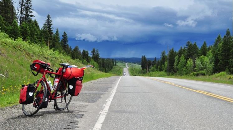 Wolfgang Felgendreher fuhr mit seinem Tourenrad auf endlosen Straßen durch die Wildnis British Columbias (Canada). 