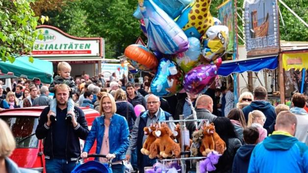 Zum Feiern, Feilschen und Flanieren treffen sich die Ganderkeseer beim Herbstmarkt 2017 im Ortskern. Die kleine Kirmes und der verkaufsoffene Sonntag bieten Attraktionen und Angebote. 