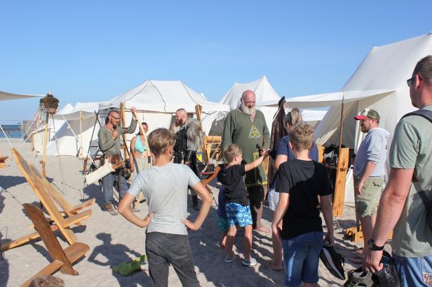 Die Heerlager, die während der gesamten Eventzeit auf dem VikingMania-Gelände ihre Zelte aufgeschlagen haben, haben spannende Geschichten im Gepäck.