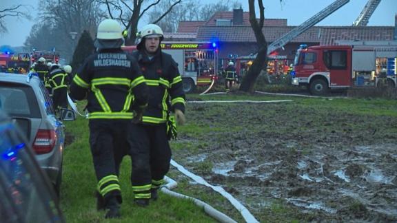 Reithalle bei Wildeshausen steht in Flammen NOZ