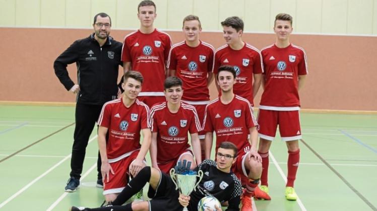 Die A-Junioren des VfL Stenum sind Futsal-Kreismeister 2018. Im Finale der Endrunde, die in der Stadtbadhalle in Delmenhorst ausgetragen wurde, setzten sie sich mit 3:2 nach Entscheidungsschießen gegen die SG DHI Harpstedt durch. 