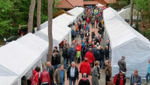 1600 Gäste besuchten den Kunstmarkt in Ahmsen. 