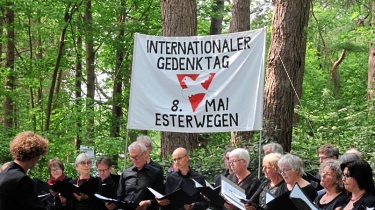 Antifaschistische Gedenkkundgebung in Esterwegen -