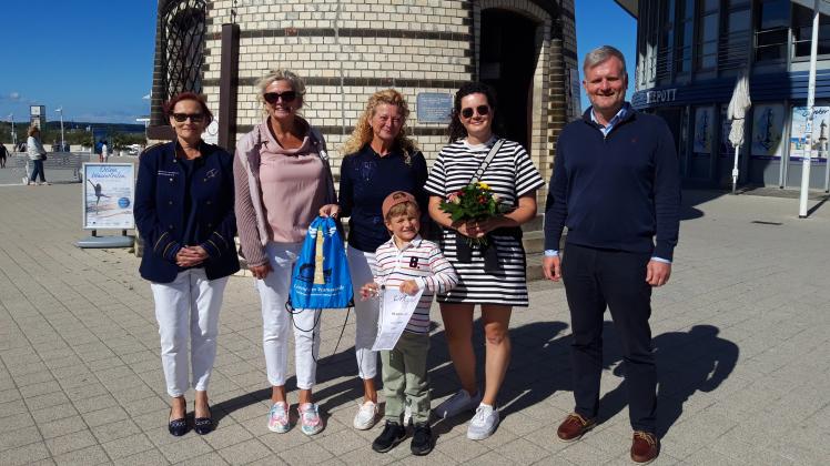 60.000 Besucher auf Warnemünder Leuchtturm begrüßt | SVZ