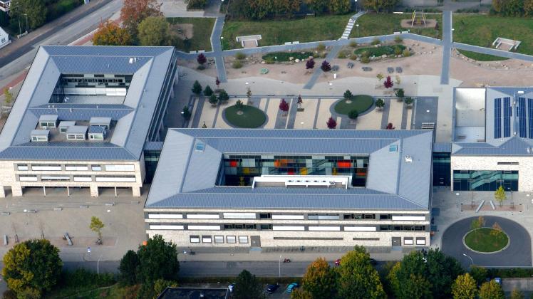 Erich Kästner Gemeinschaftsschule Elmshorn wurde am 12. Oktober 2015 offiziell eingeweiht