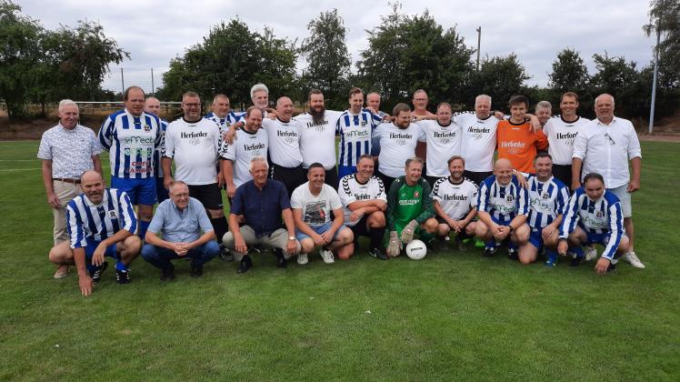Seit mehr als 40 Jahren verbindet den TSV Ueffeln und den VV Oldenzaal eine Freundschaft. Diese wurde auch beim Jubiläumsturnier gefeiert.