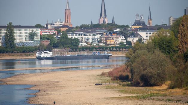 In Deutschland hat es diesen Sommer sehr wenig geregnet. Das sah man auch den Flüssen an. In Deutschland hat es diesen Sommer sehr wenig geregnet. Das sah man auch den Flüssen an.