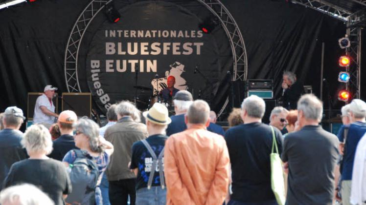 Das Bluesfest lockt jÃ¤hrlich gut 10.000 GÃ¤ste und mehr nach Eutin â€“ aber nicht in diesem Mai.