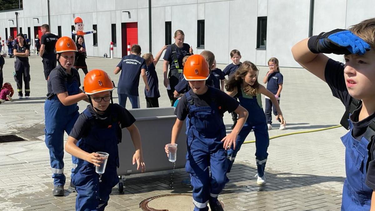 NachwuchsFeuerwehren beim Spiel ohne Grenzen in Beselin NNN