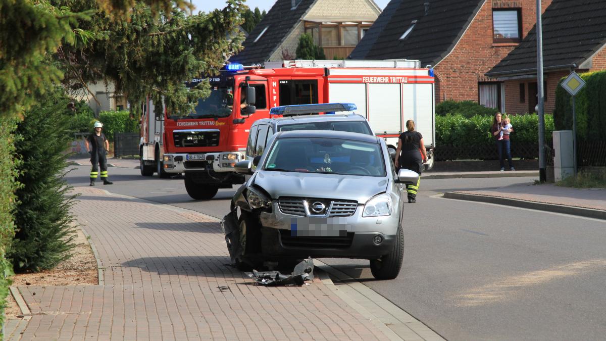 Unfall in Trittau Fahrer geriet in den Gegenverkehr