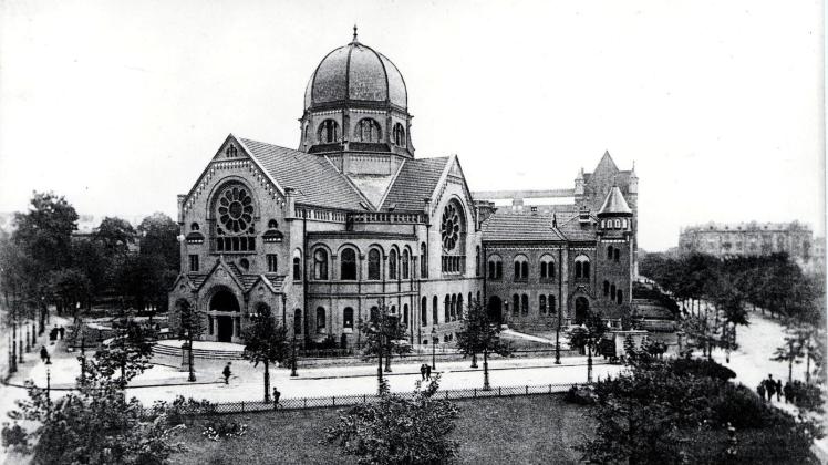 Die Synagoge am Bornplatz im Jahr 1906.