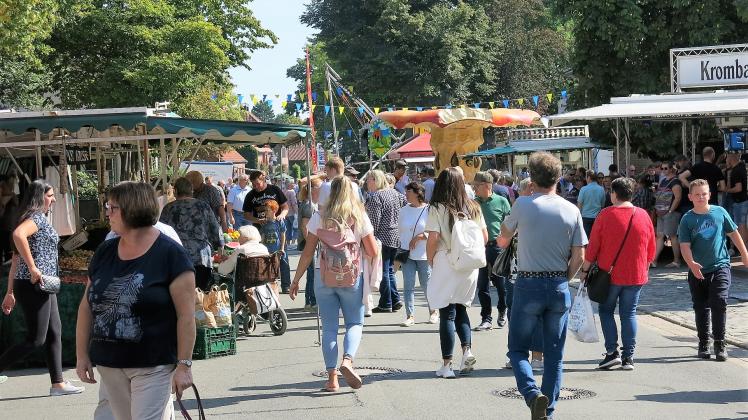 Über einen guten Besuch beim Herbstmarkt in Berge freuten sich die Werbegemeinschaft und die Vereine, die die Veranstaltung organisiert hatten.