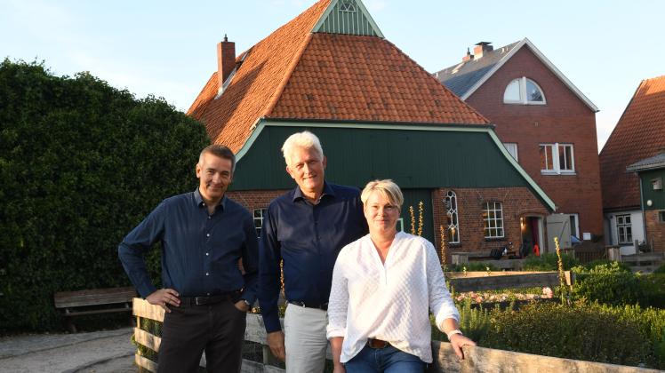 Kassenwart Kay Harder (links), der Vorsitzende Jörg Dittmer und dessen Stellvertreterin Tanja Becker bilden den geschäftsführenden Vorstand des Humburg-Haus-Vereins.