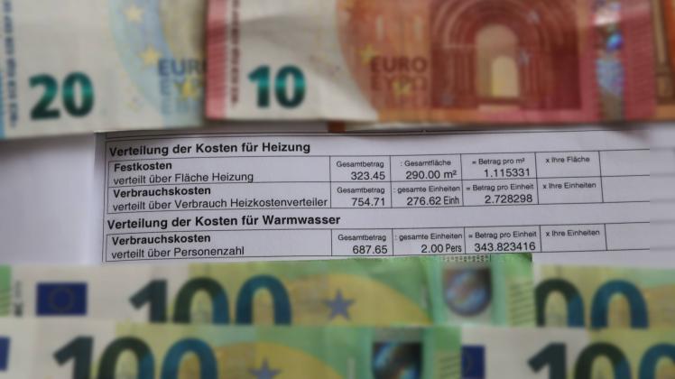 Heizkostenabrechnung, Bayern, Deutschland 10. Juni 2022: Hier ein Symbolbild von einer Heizkostenabrechnung, aufgeteilt