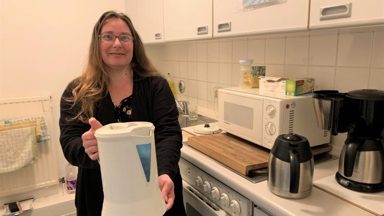 Wasserkocher statt Topf: Schon beim Tee oder Kaffee am Morgen kann man sparen, erklärt Stromspar-Beraterin Veronika Nöthlich.