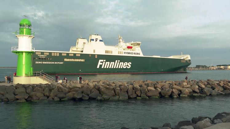 Maritimer Hingucker: Besonders umweltfreundliches Frachtschiff mit Erstanlauf in Rostock – Antrittsbesuch der Finneco 1