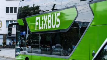 Düsseldorf 26.07.2022 Flixbus Reiseunternehmen Bahn-Alternative Fernbus Verkehrswende Fernverkehr Verkehrswende Mobilit