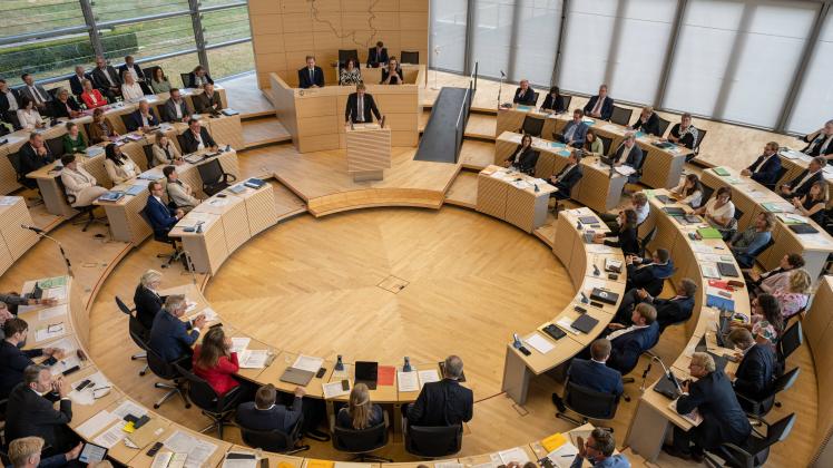 Kiel Landeshaus 31.8.22 Erste Sitzung des Schleswig-Holsteinischen Landtages nach der Sommerpause mit einer Regierungse
