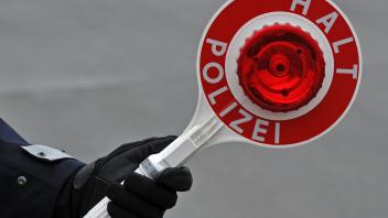 Polizei kontrolliert wieder mehr im Straßenverkehr