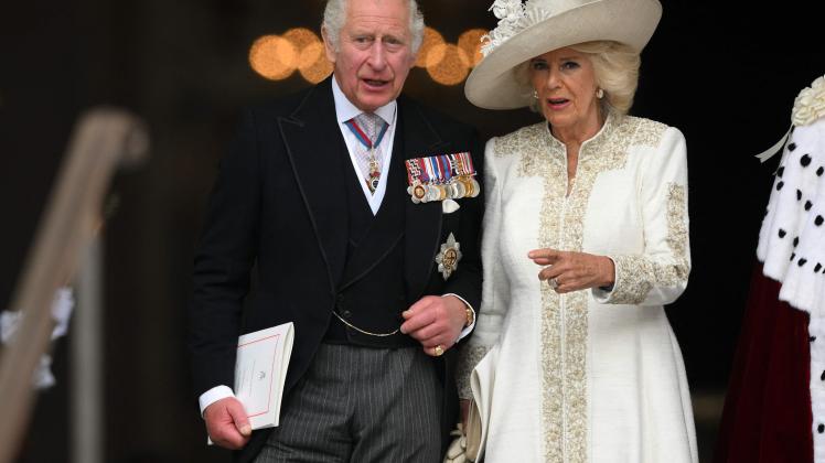 Britain&apos;s Prince Charles, Prince of Wales (L) and Britain&apos;s Camilla, Duchess of Cornwall (R) leave after attending the National Service of Thanksgiving for The Queen&apos;s reign at Saint Paul&apos;s Cathedral in London on June 3, 2022 as part of Queen Elizabeth II&apos;s platinum jubilee celebrations. - Queen Elizabeth II kicked off the first of four days of celebrations marking her record-breaking 70 years on the throne, to cheering crowds of tens of thousands of people. But the 96-year-old sovereign&apos;s appearance at the Platinum Jubilee -- a milestone never previously reached by a British monarch -- took its toll, forcing her to pull out of a planned church service. (Photo by Daniel LEAL / POOL / AFP)