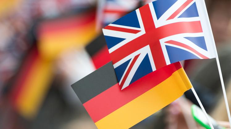 Flaggen von Deutschland Großbritannien