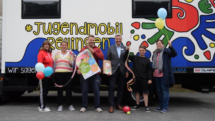 Das Organisationsteam des Aktionstages zum Weltkindertag wird von Jessica Müller (links) von der Öffentlichkeitsarbeit bei der Gemeinde Rellingen geleitet.