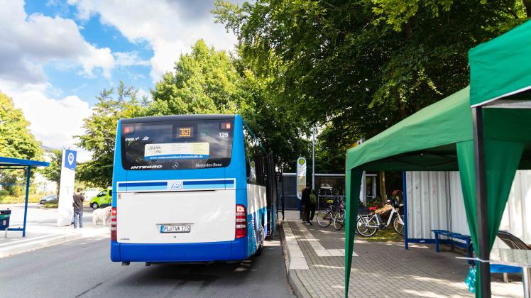 Neue Mobilitätsstation: Fahrradgarage und Alfa-Taxi in Wankendorf