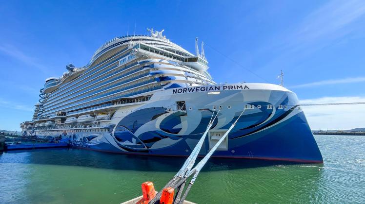 author Die „Norwegian Prima“ ist das erste Schiff einer neuen Baureihe von insgesamt sechs Schiffen, die der frühere Meyer-Werft-Kunde Norwegian Cruise Line in Italien bestellt hat.