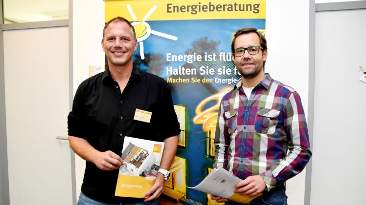 Diplom-Ingenieur Marco Buchholz (l.) wird am 18. September als einer von drei Energieberatern im Einsatz sein – zur Freude von Klimaschutzmanager Lars Gremlowski.