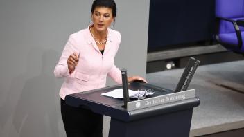 Sahra Wagenknecht (Linke) waehrend der 51. Sitzung im Bundestag am 8. September 2022. Plenarsitzung im Bundestag *** Sa