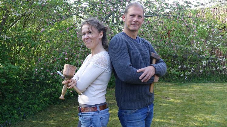 Nils Winderlich und Karen Löwenstrom präsentieren gemeinsam ihre Arbeiten am Tag des offenen Ateliers in Kochendorf.