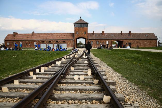Die Bahngleise zum Vernichtungslager Auschwitz: Auch zahlreichen Menschen aus dem KZ Stutthof, die von der SS als nicht mehr arbeitsfähig eingestuft wurden, starben in den dortigen Gaskammern.
