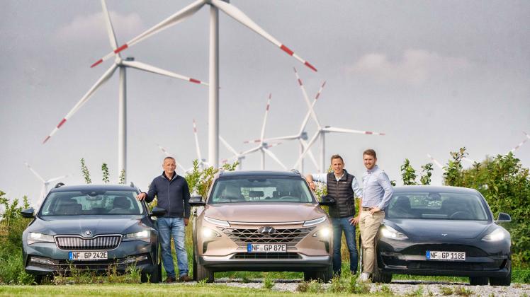 Stefan Wenk, Johannes Brock und Finn Görrissen von GP Joule vertrauen auf Autos, die mit erneuerbaren Energien angetrieben werden.