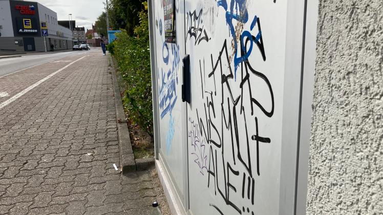 Graffiti und Schmierereien gehören unter anderem zu den Mängeln, die Schleswiger der Stadtverwaltung melden können. 